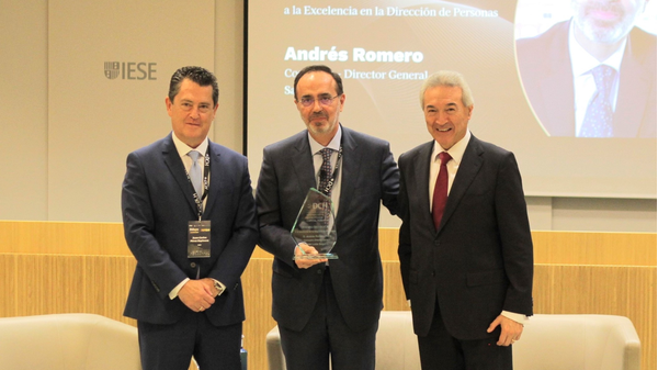 Andrés Romero, Consejero Director General de Santalucía; recibe el IX Premio DCH a la Excelencia en la Dirección de Personas