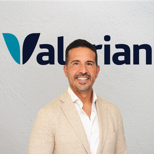 Miguel Venegas (Presidente, Valorian)